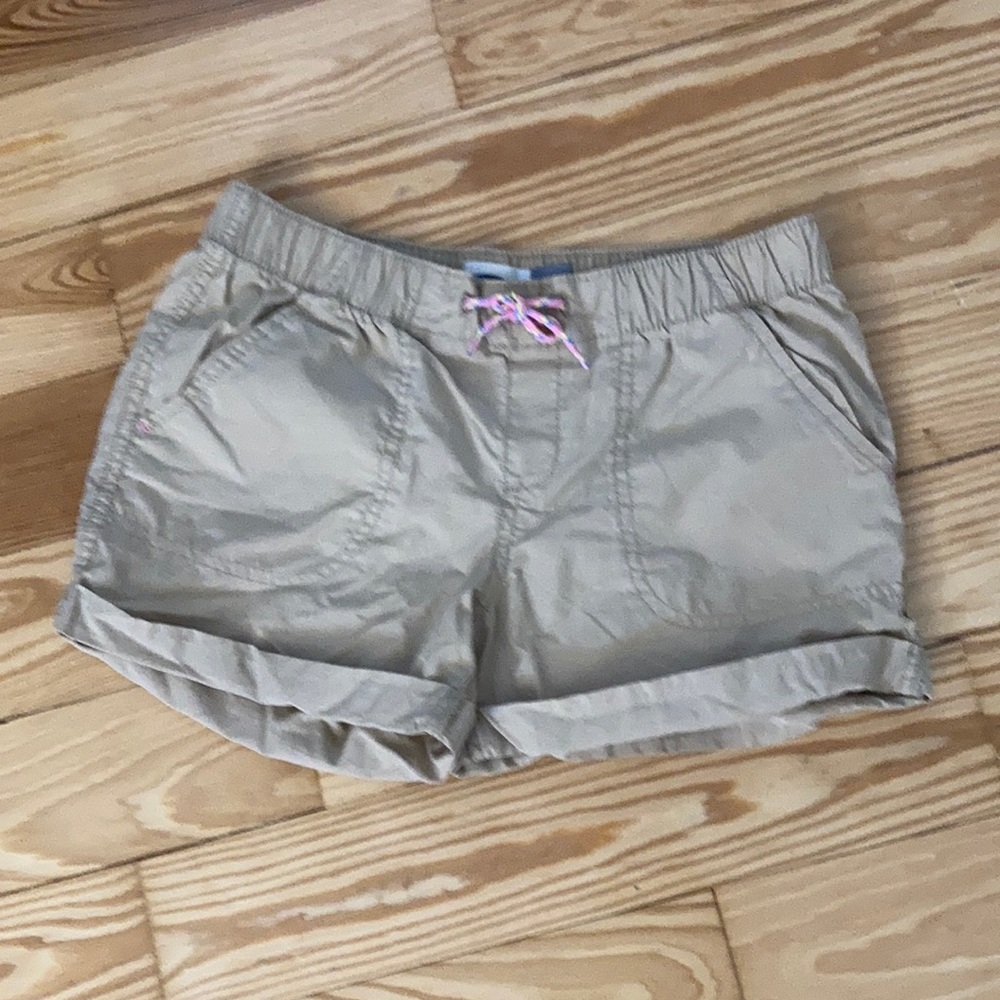 Old navy girls khaki shorts, size L(10-12)